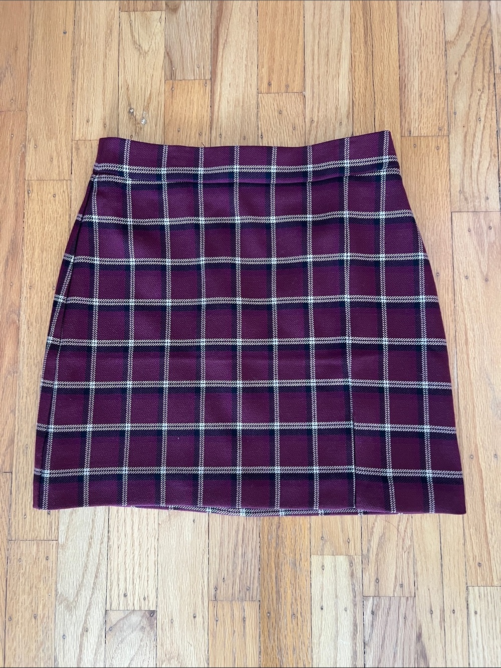 NWOT Aritzia Wilfred patio mini skirt slit burgundy plaid 0